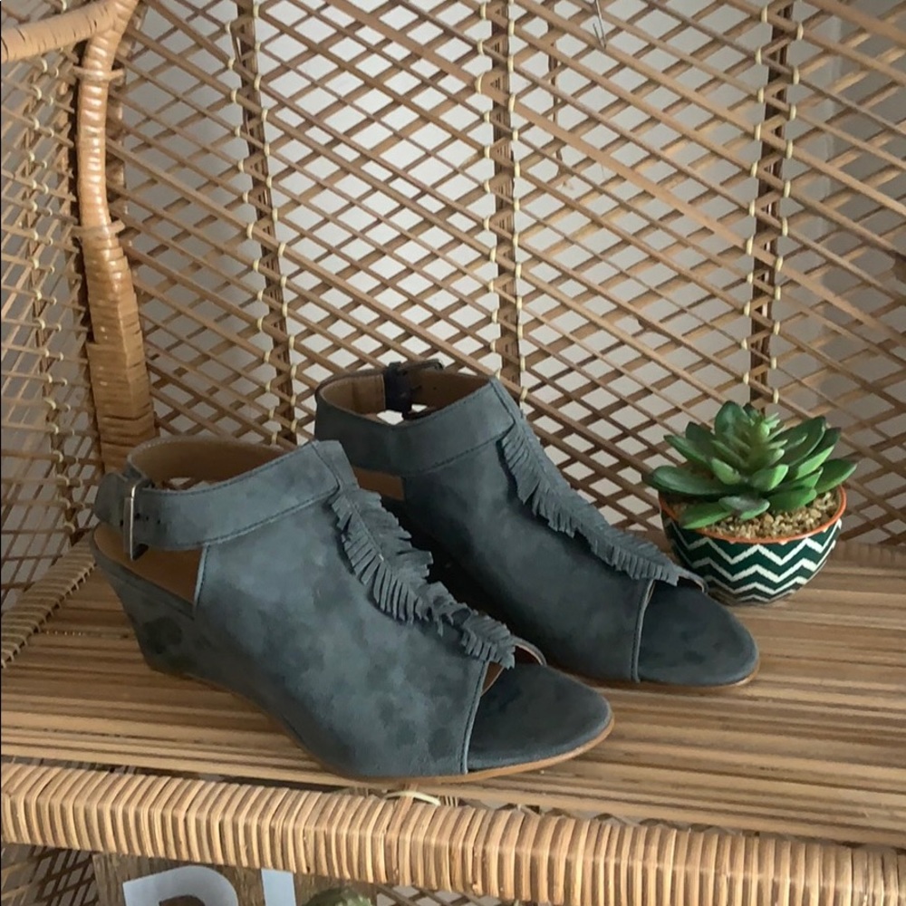 Never worn suede grey wedge with ruffles